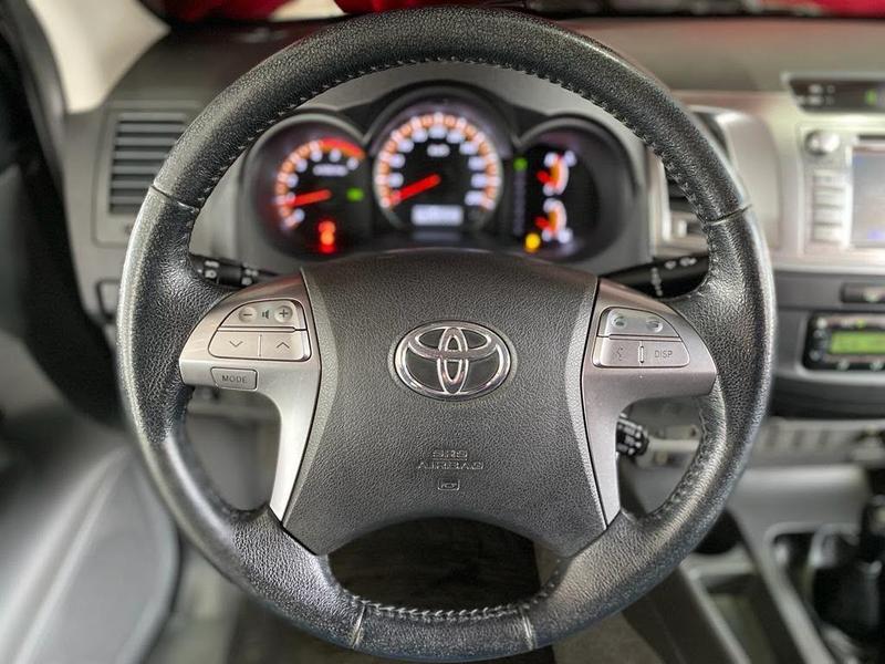 Toyota Hilux Cd Srv D4 D 4X4 3.0 TDI Diesel Automático - foto 9