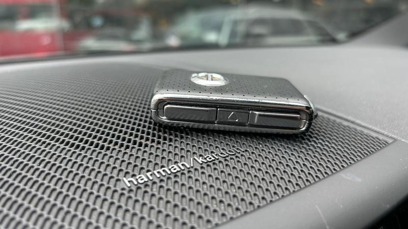 Volvo XC60 T8 R Design - foto 11