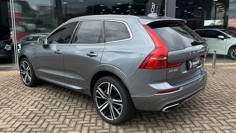 Volvo XC60 T8 R Design - foto 2