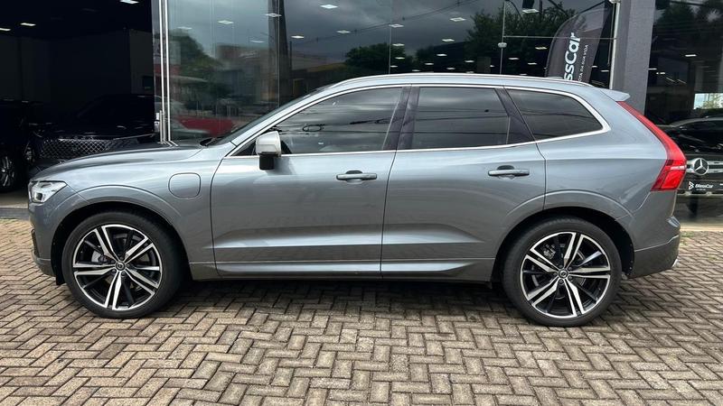 Volvo XC60 T8 R Design - foto 3