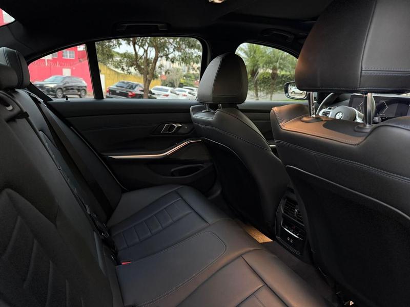 BMW 320i M Sport Flex - foto 9
