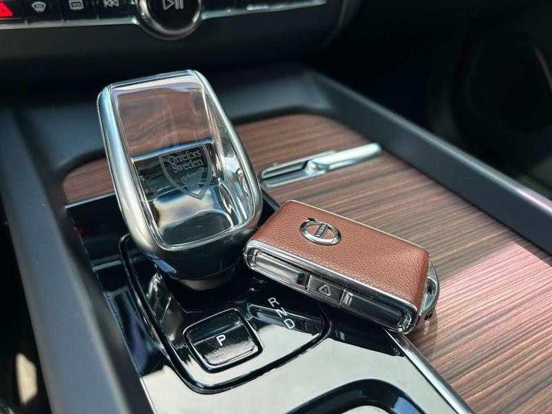 Volvo XC60 T8 Plus - foto 7