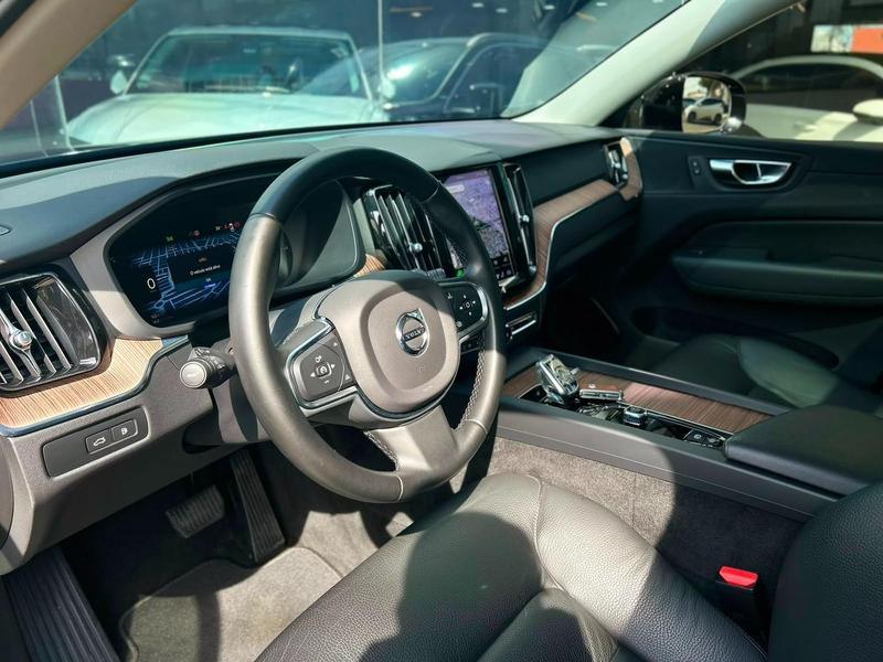 Volvo XC60 T8 Plus - foto 6