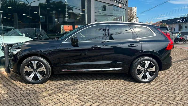 Volvo XC60 T8 Plus - foto 3
