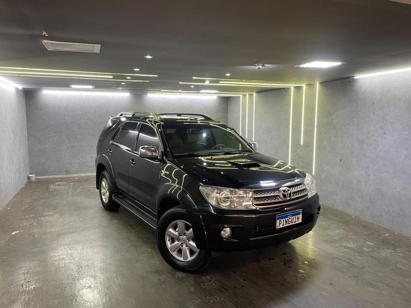 TOYOTA HILUX SW4 3.0 SRV 4X4 7 LUGARES 16V TURBO INTERCOOLER DIESEL 4P AUT