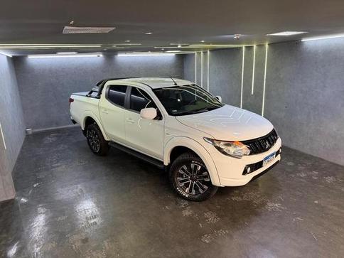 MITSUBISHI L-200 TRITON SPORT GL 2.4 TB DIESEL 4X4 MANUAL
