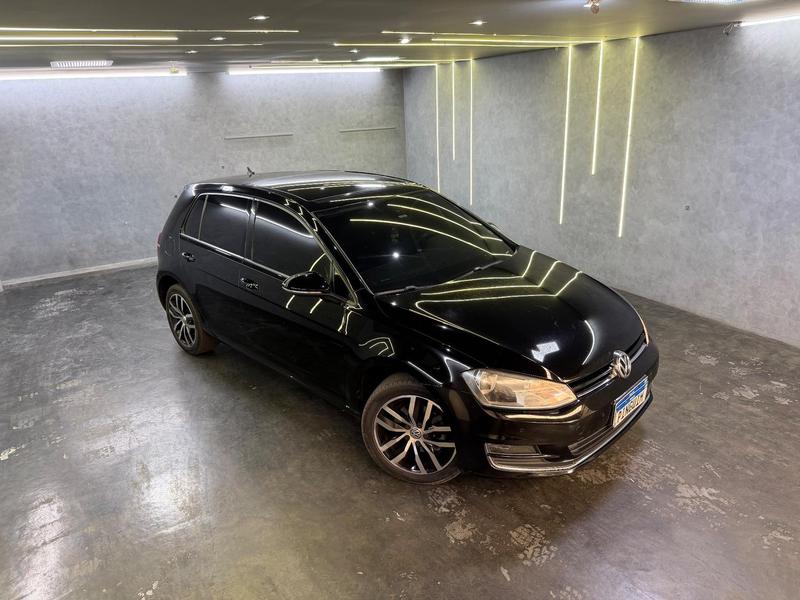 VOLKSWAGEN GOLF HIGHLINE AA