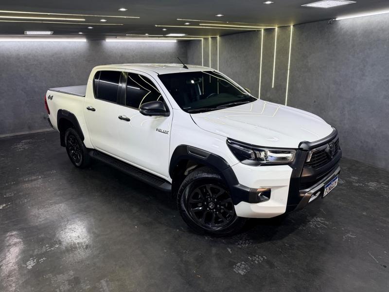 Toyota Hilux 2023 à venda