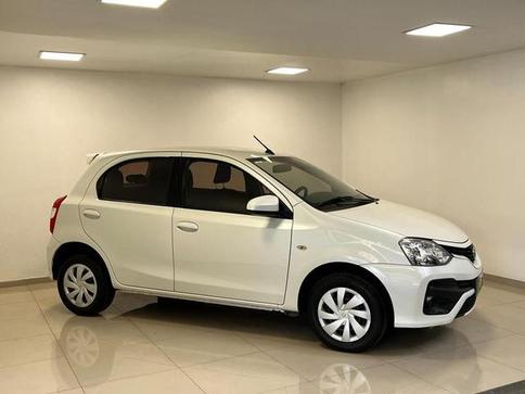 TOYOTA ETIOS HB XS 15