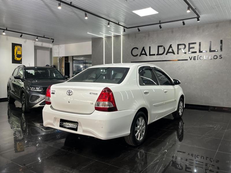 Toyota Etios Sd Xplus At - foto 4