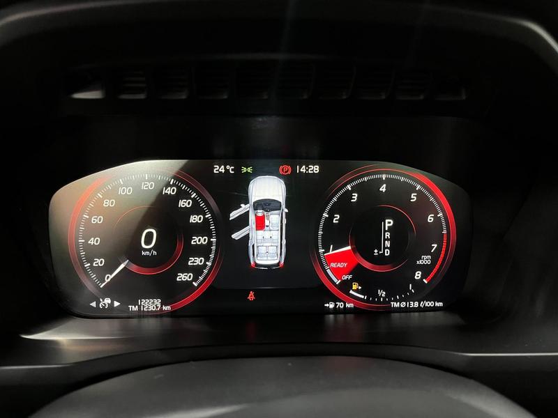 Volvo XC90 T6 Momentum - foto 13