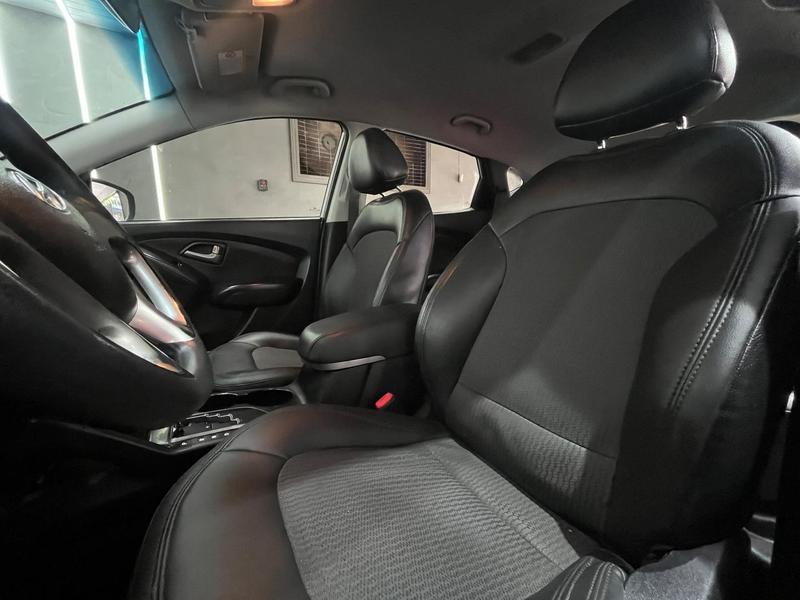 Hyundai ix35 2.0 - foto 9