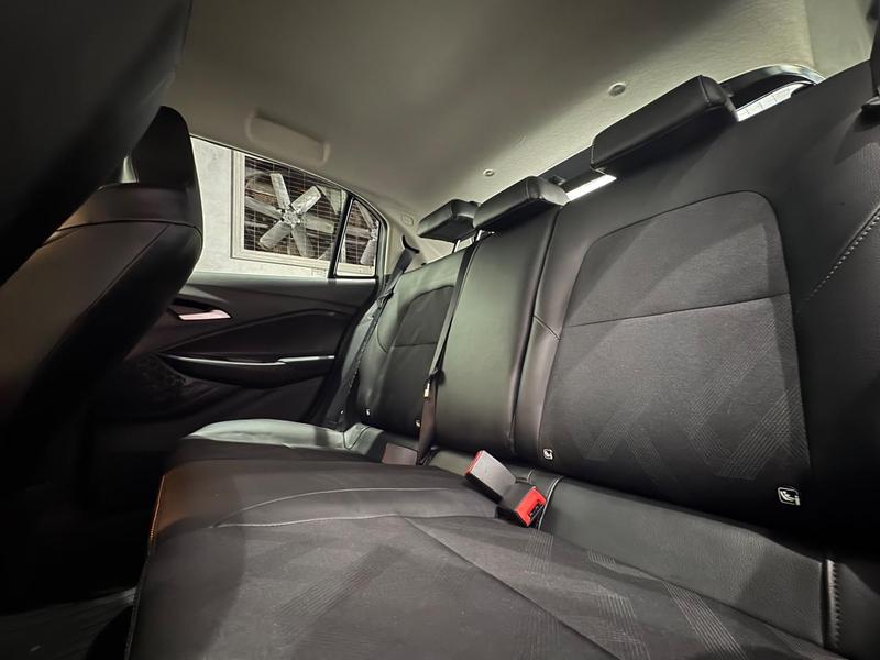 Chevrolet Onix 10tat LTZ - foto 9