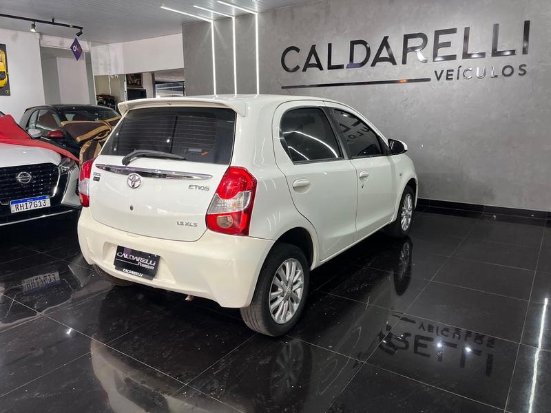 Toyota Etios Hb Xls - foto 3