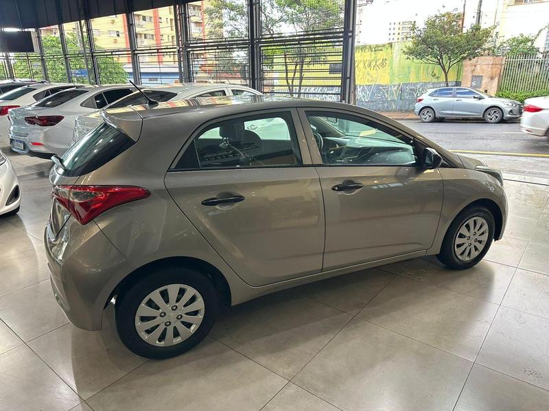 Hyundai HB20 1.0 Comfort - foto 11