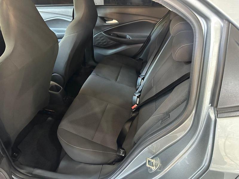 Chevrolet Onix 10mt - foto 8