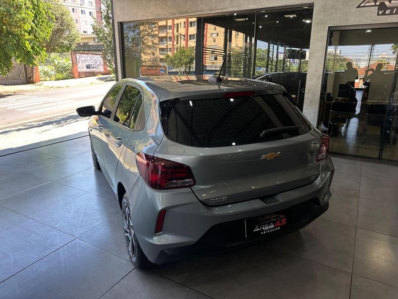 Chevrolet Onix 10mt - foto 11