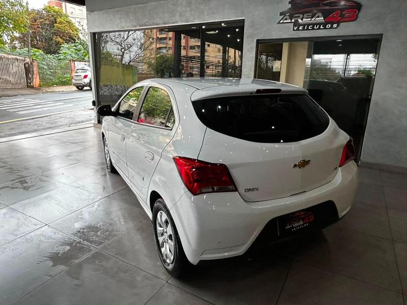 Chevrolet Onix 10mt LT - foto 10