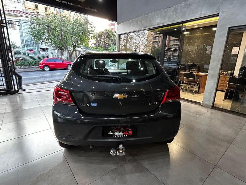 Chevrolet Onix 14mt LT - foto 11