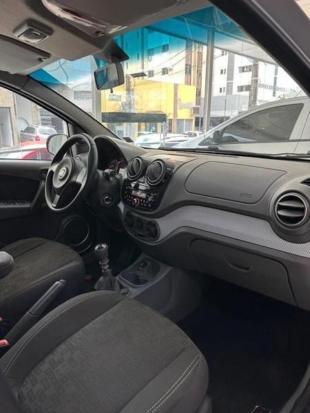 Fiat Palio Attractiv 1.4 - foto 12