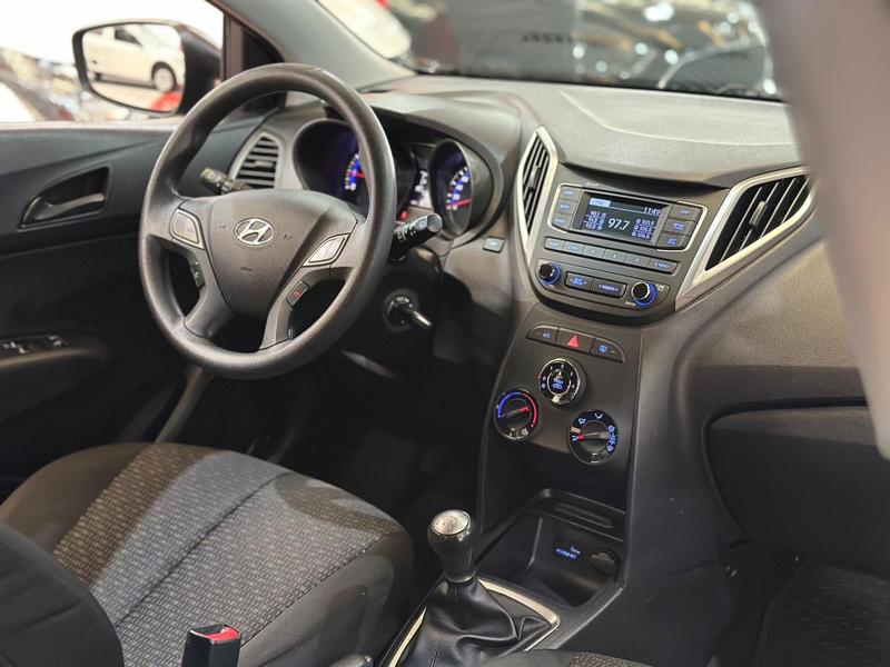 Hyundai HB20 Unique 1.0 Flex 12V Mec. - foto 11