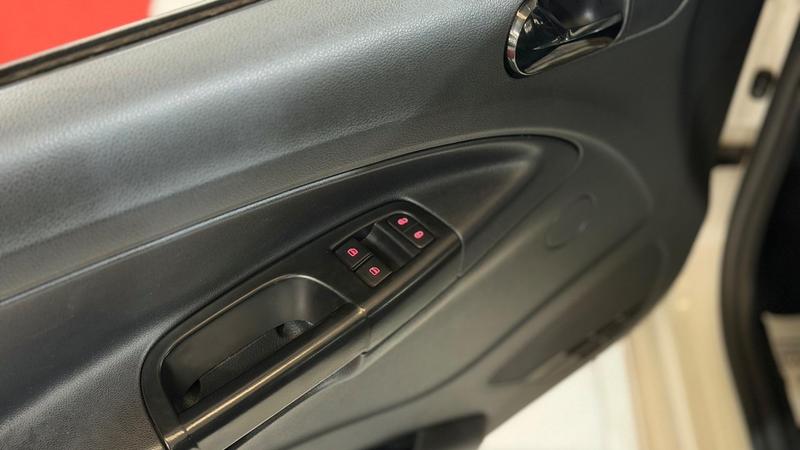 Volkswagen Saveiro Robust 1.6 Total Flex 8V - foto 9