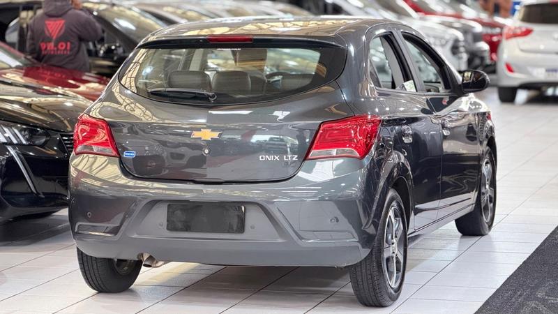 Chevrolet Onix LTZ 1.4 Mpfi 8V 4P Automático - foto 6