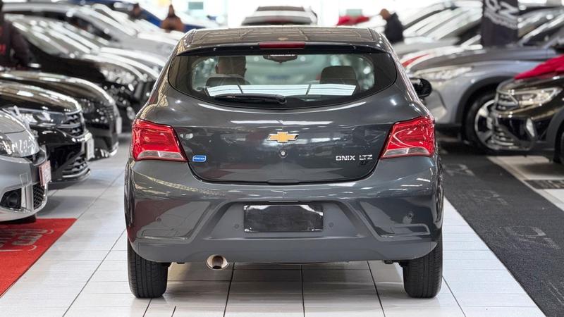Chevrolet Onix LTZ 1.4 Mpfi 8V 4P Automático - foto 7