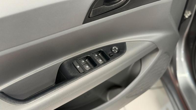 Hyundai HB20S Comfort Plus 1.0 12V Flex Mec - foto 10