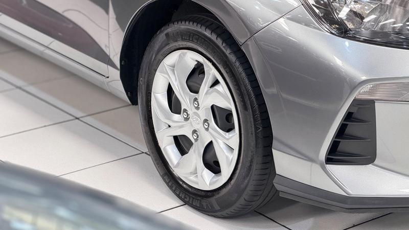 Hyundai HB20S Comfort Plus 1.0 12V Flex Mec - foto 4