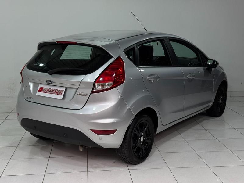 Ford Fiesta 16sel - foto 4