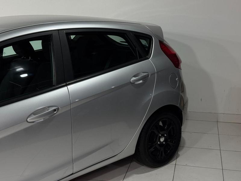 Ford Fiesta 16sel - foto 3