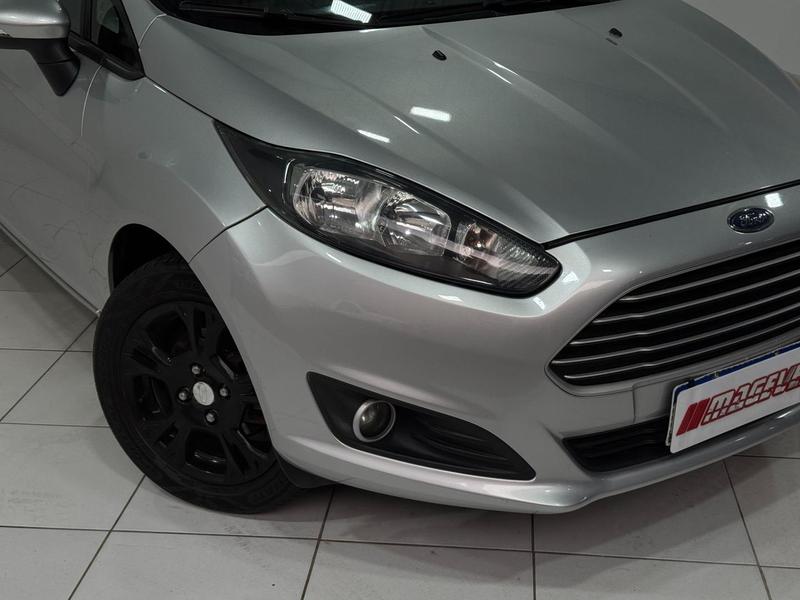 Ford Fiesta 16sel - foto 9
