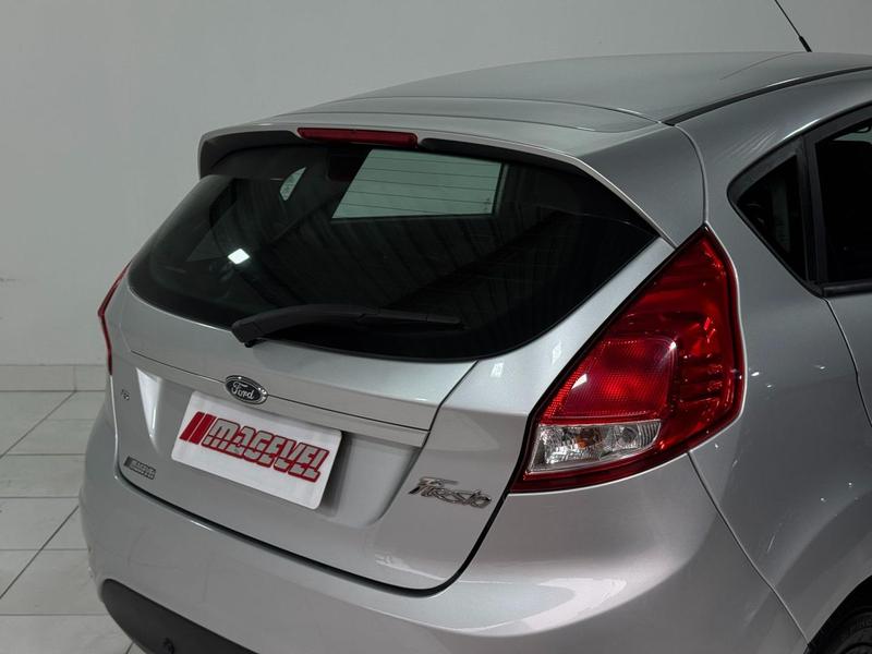 Ford Fiesta 16sel - foto 5