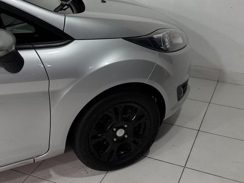 Ford Fiesta 16sel - foto 6