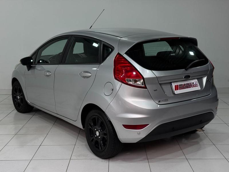 Ford Fiesta 16sel - foto 10