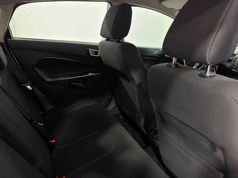 Ford Fiesta 16sel - foto 13