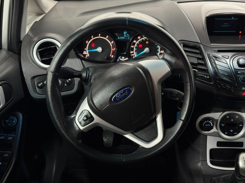 Ford Fiesta 16sel - foto 15