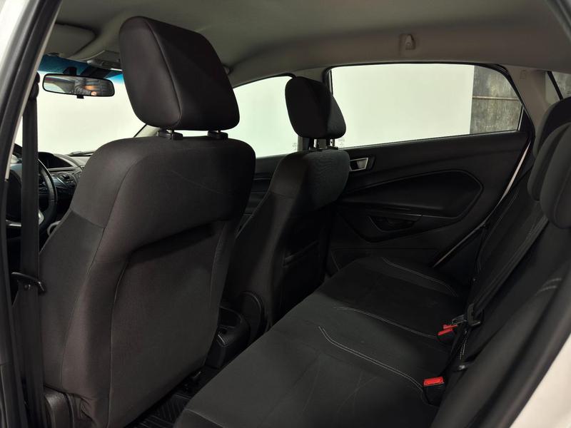 Ford Fiesta 16sel - foto 14