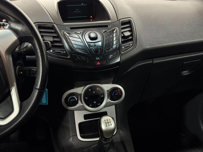 Ford Fiesta 16sel - foto 16