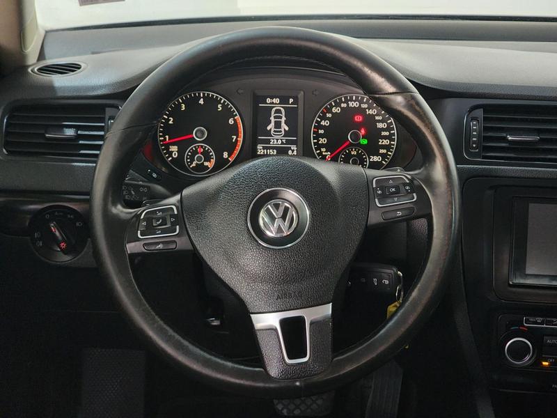 Volkswagen Jetta 2.0 - foto 18