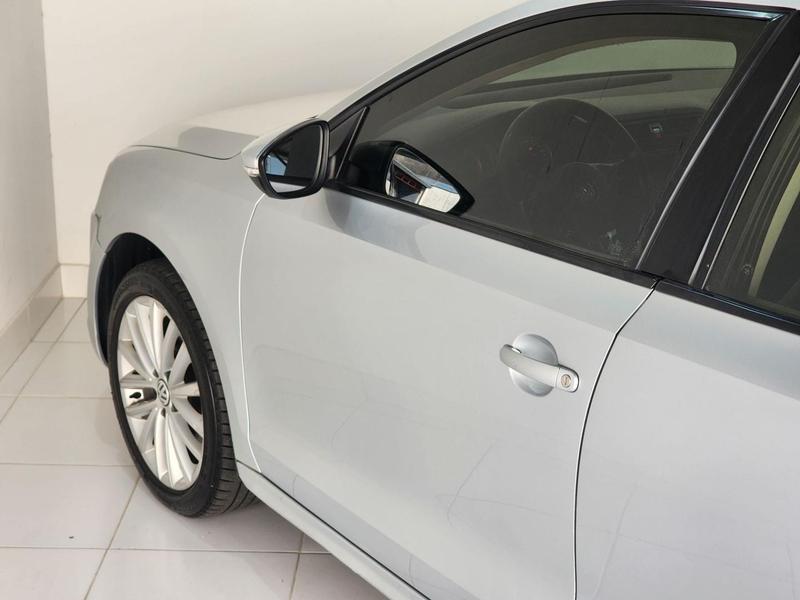Volkswagen Jetta 2.0 - foto 11
