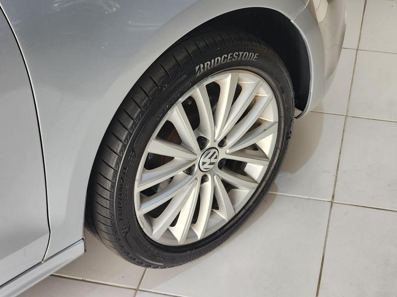 Volkswagen Jetta 2.0 - foto 12
