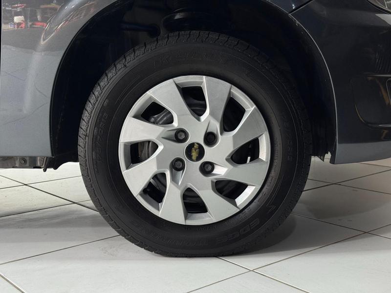 Chevrolet Celta 10l LT - foto 12
