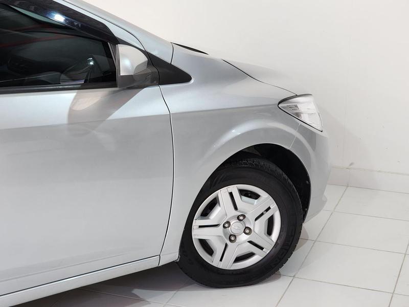 Chevrolet Onix 10mt LT - foto 8