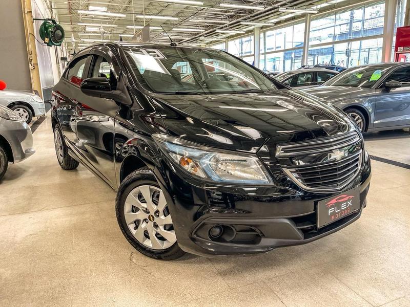 Chevrolet Onix 14mt LT - foto 3