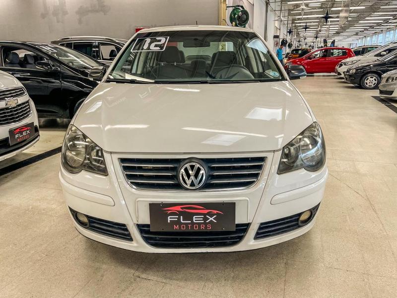 Volkswagen Polo Sedan 1.6 8V Comfortline 4P - foto 2