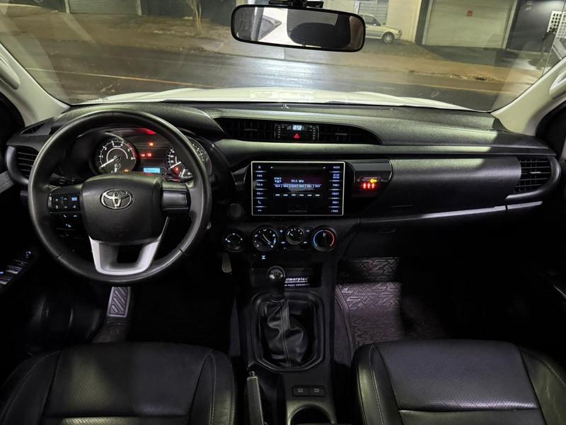 Toyota Hilux Cd 4X4 2.8 Diesel Mec. - foto 6