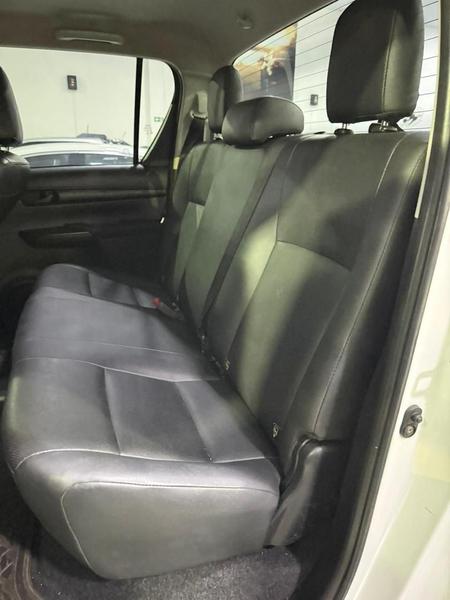 Toyota Hilux Cd 4X4 2.8 Diesel Mec. - foto 13
