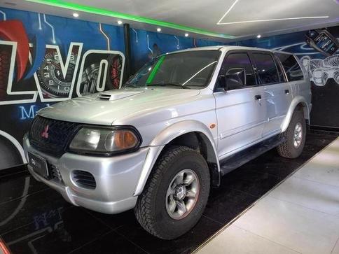 MITSUBISHI PAJERO GLS